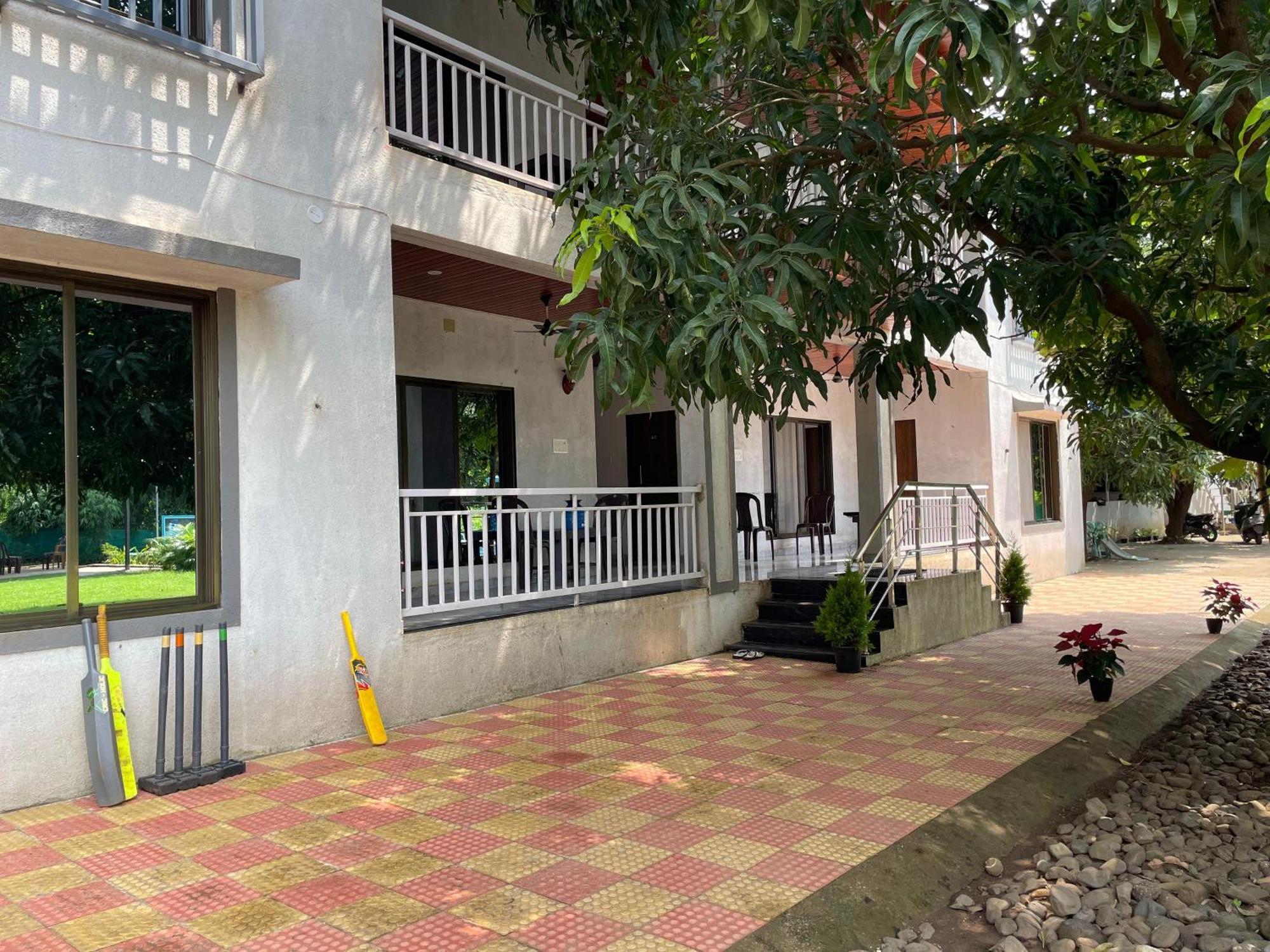 Riverland Farm And Resort Karjat Eksteriør bilde