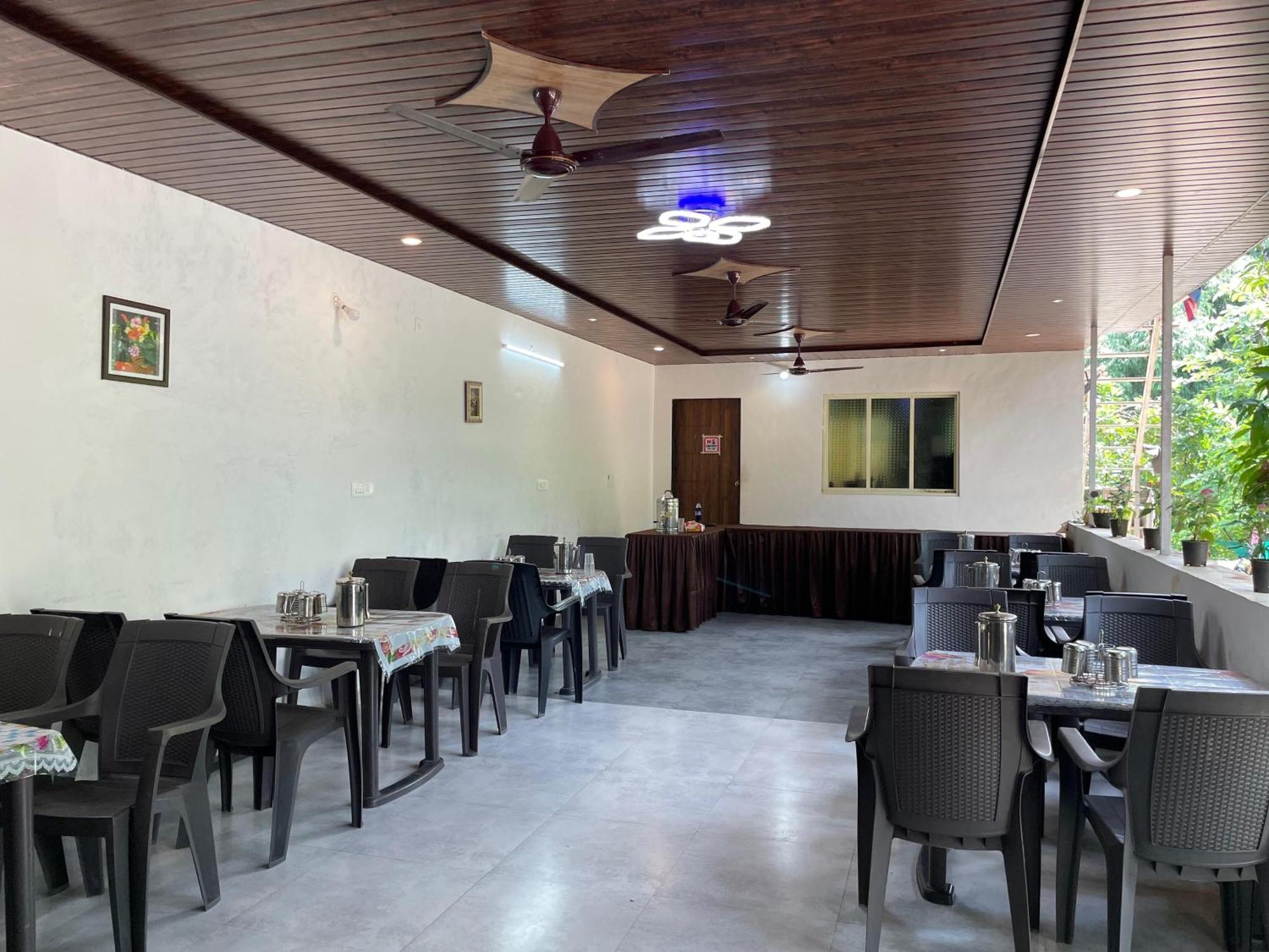 Riverland Farm And Resort Karjat Eksteriør bilde