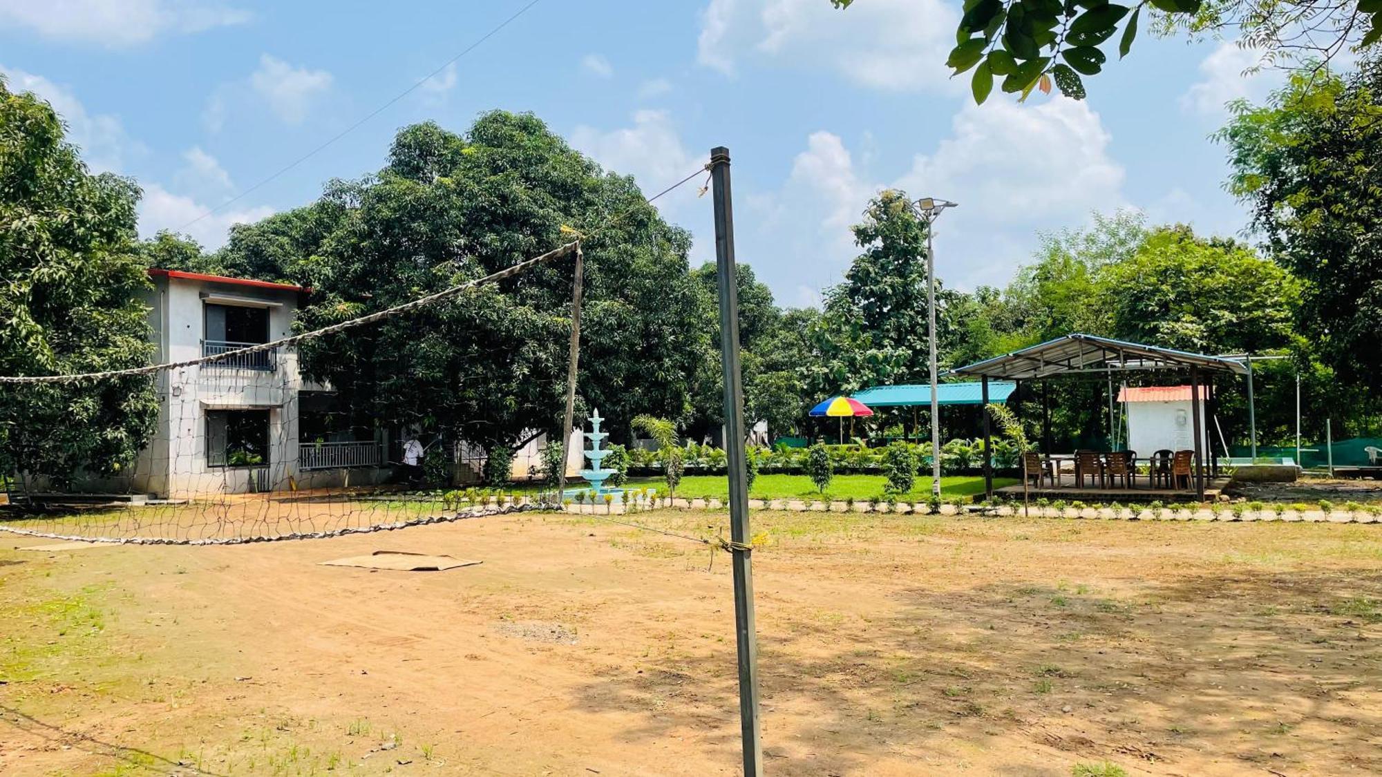 Riverland Farm And Resort Karjat Eksteriør bilde