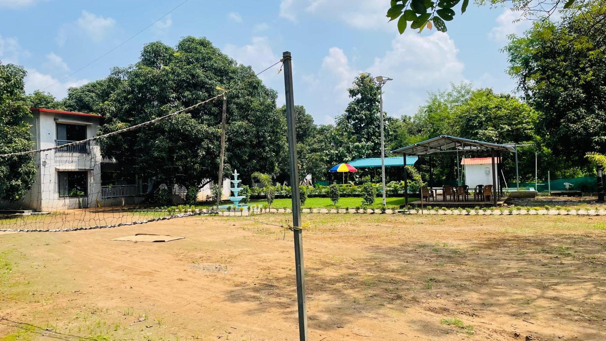 Riverland Farm And Resort Karjat Eksteriør bilde