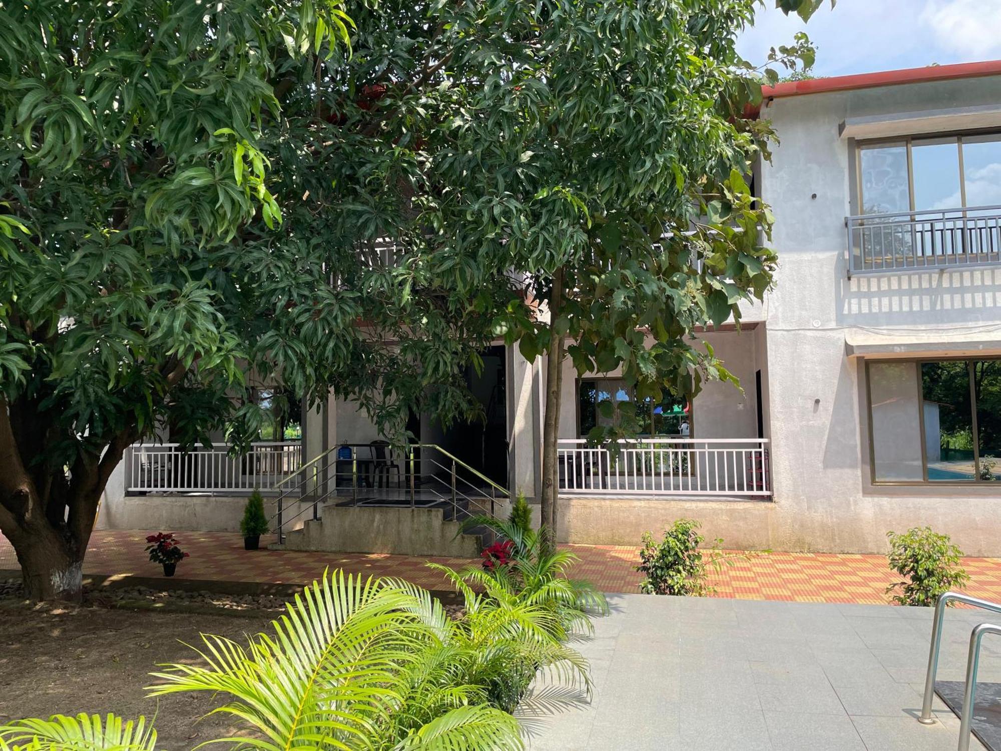 Riverland Farm And Resort Karjat Eksteriør bilde